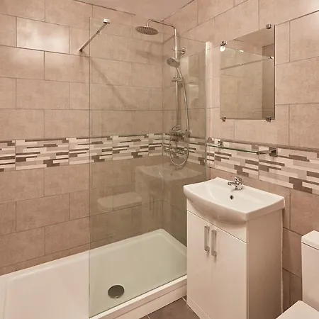 شقة Host & - Royal Sands *